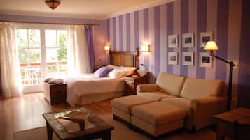 Minibar, in-room safe, soundproofing, free WiFi