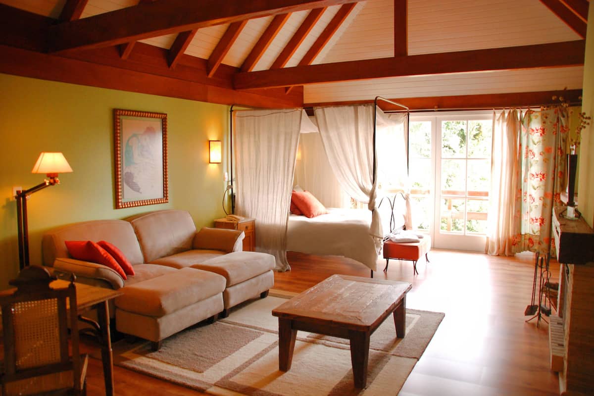 Loft | Minibar, in-room safe, soundproofing, free WiFi