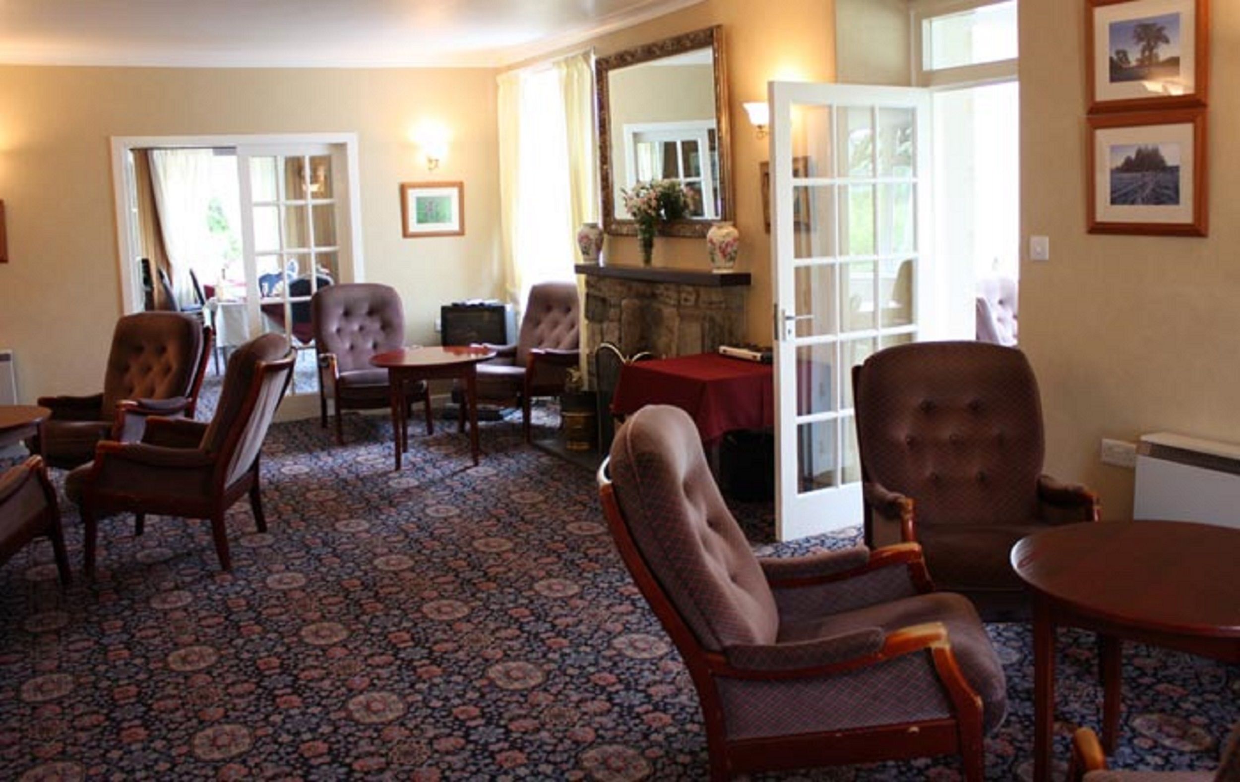 المنشأة من الداخل