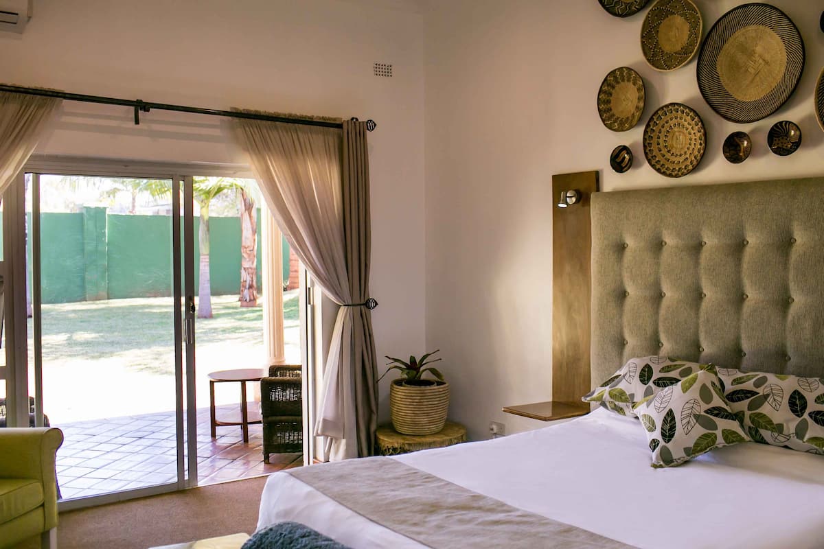 Double or Twin Room | Minibar, desk, free WiFi, bed sheets