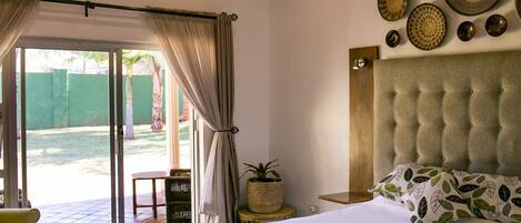 Minibar, desk, free WiFi, bed sheets