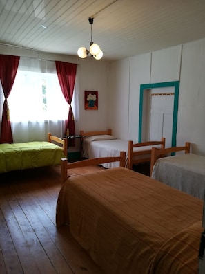 Dortoir Partagé Standard, dortoir mixte, salle de bains commune, rez-de-chaussée | Lits pliants/supplémentaires, Wi-Fi gratuit