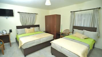Superior Room, Non Smoking | Desk, laptop workspace, soundproofing, iron/ironing board