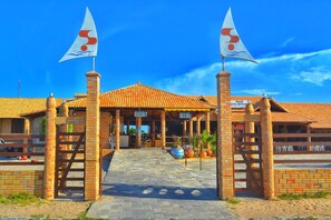 Property entrance - Hotel Costa Atlântico (Areia Branca)