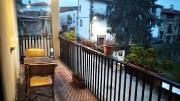 Superior tweepersoonskamer, uitzicht op bergen | 3 slaapkamers, luxe beddengoed, individueel gedecoreerd