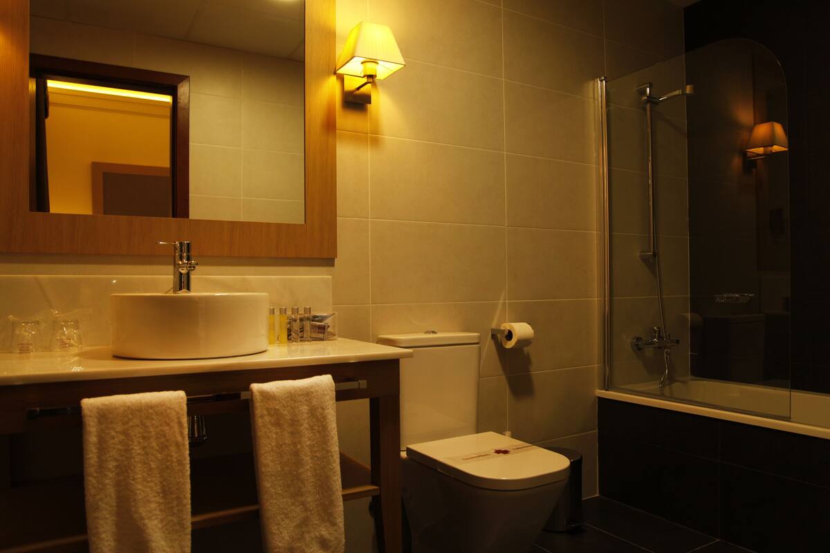 Free toiletries, towels