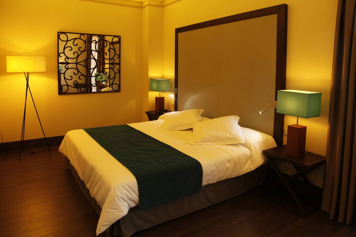 Minibar, in-room safe, desk, free WiFi