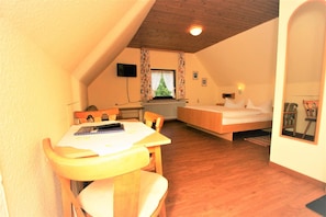 In-room safe, soundproofing, iron/ironing board, free WiFi - Hotel Schwarzwaldgasthof Zur Traube (Titisee-Neustadt)