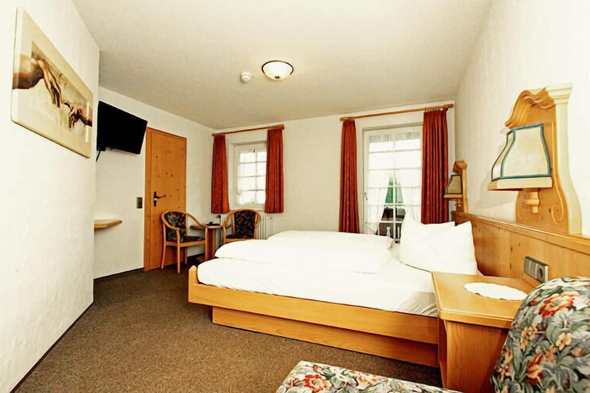 Chambre Double Supérieure, balcon (Schwarzwaldstüble) | Coffres-forts dans les chambres, chambres insonorisées