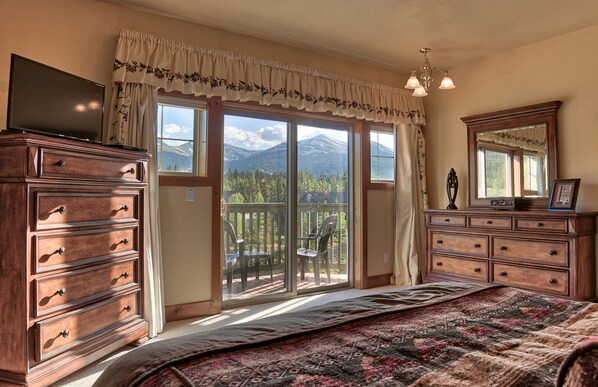 Premium House, 4 Bedrooms, Fireplace, Mountain View | View from room