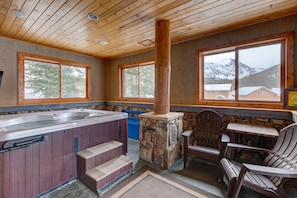 House | Private spa tub
