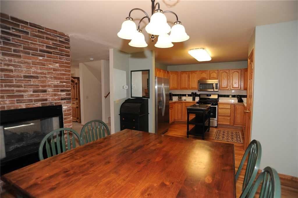 Maison supérieure, 3 chambres, baignoire à remous, vue sur la montagne | Repas dans la chambre