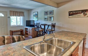 Leilighet – exclusive, 2 soverom, peis | Spiseområde på rommet