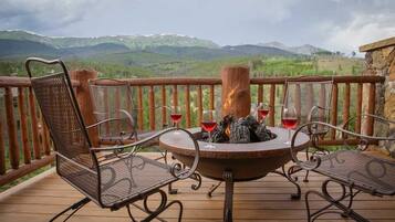 Luxury House, 5 Bedrooms, Hot Tub, Mountain View | Terrace/patio