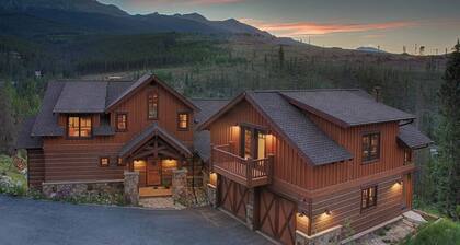 Cloud Peak Vista Peak 7 Private Home with Hot Tub