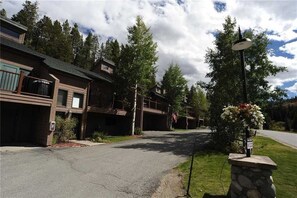 Classic Townhome, 2 Bedrooms, Fireplace | Front of property