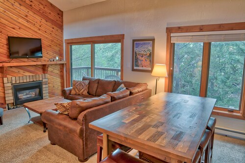 Lance's West 6 Condo with Pool & Hot Tub