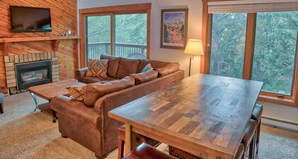 Lance's West 6 Condo with Pool & Hot Tub