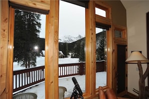 Signature-Maisonette, Mehrere Betten, Whirlpool, Bergblick | Terrasse/Patio