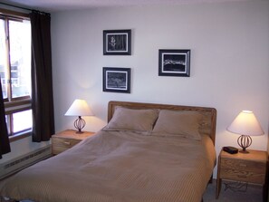 Classic Apartment, 2 Bedrooms, Pool Access, Mountain View | Bathroom