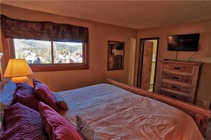 Condo clásico, 2 habitaciones, chimenea | 2 habitaciones, tabla de planchar con plancha y wifi gratis