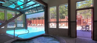 Sundowner II #224 (On 4 O'Clock Rd, with on-site Hot Tub)
