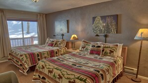 Deluxe Apartment, 2 Bedrooms, Fireplace - Tannenbaum #105 (Condo with Pool & Hot Tub) (Breckenridge)