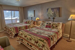 Deluxe-Apartment, 2 Schlafzimmer, Kamin | 2 Schlafzimmer, kostenloses WLAN, Bettwäsche