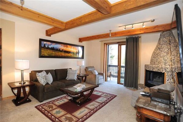 Living area - Ten Mile Suites 103 Downtown Condos with On-site Hot Tub (Breckenridge)