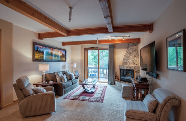 Apartment (3 Bedrooms) | Front of property