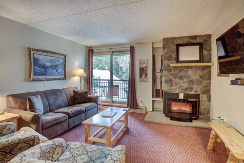 Trail's End 201 Downtown Condos with on-site Hot Tub