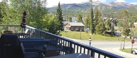 Panoramic Condo, 3 Bedrooms, Hot Tub | Balcony