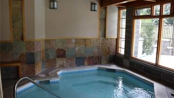 Indoor spa tub
