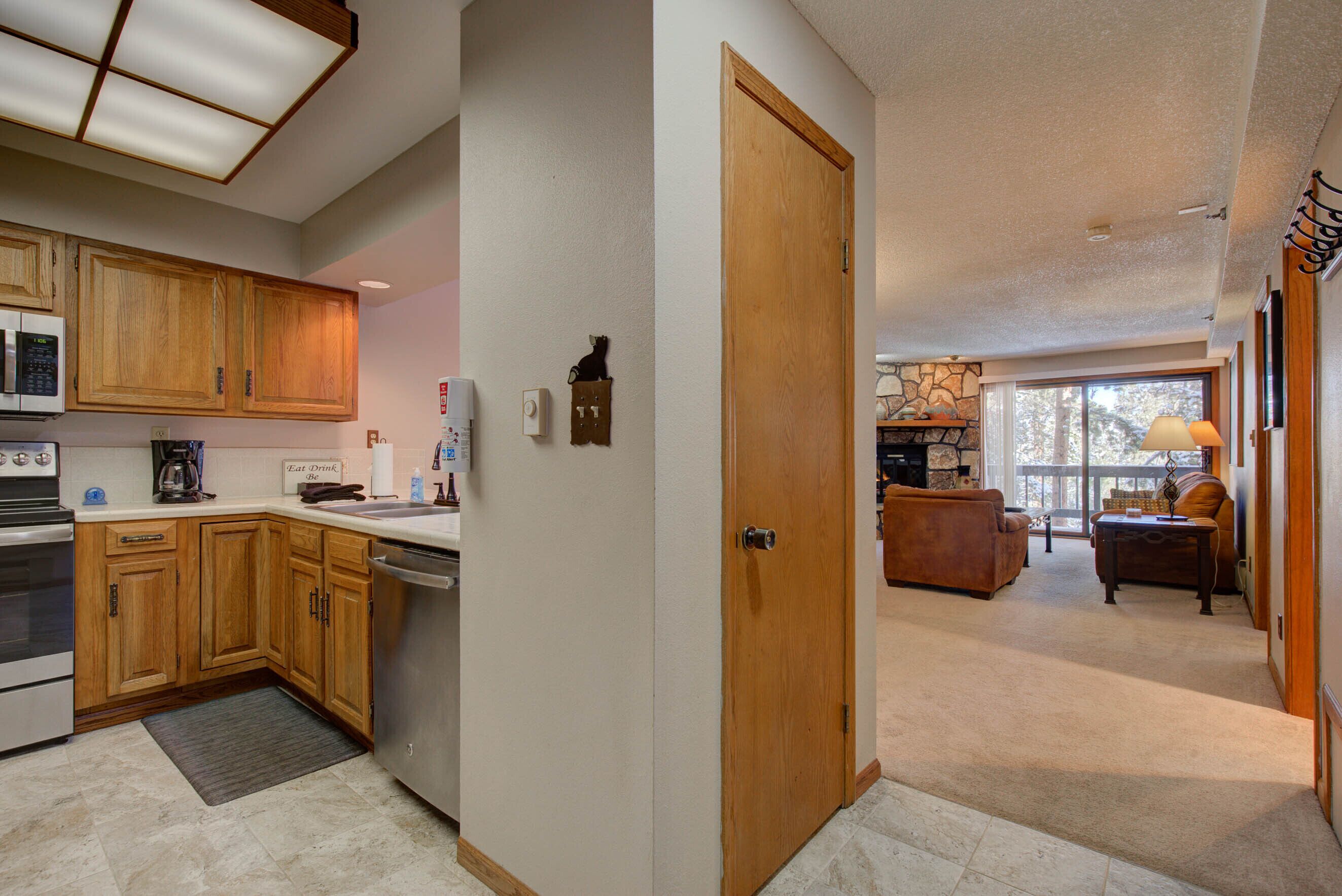 Signature Apartment, 2 Bedrooms, Hot Tub, Mountain View | Interior