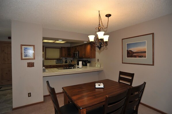 Apartment | 2 bedrooms, free WiFi, bed sheets