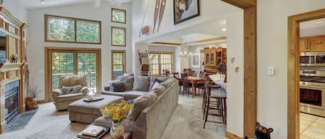 House (3 Bedrooms) | Exterior