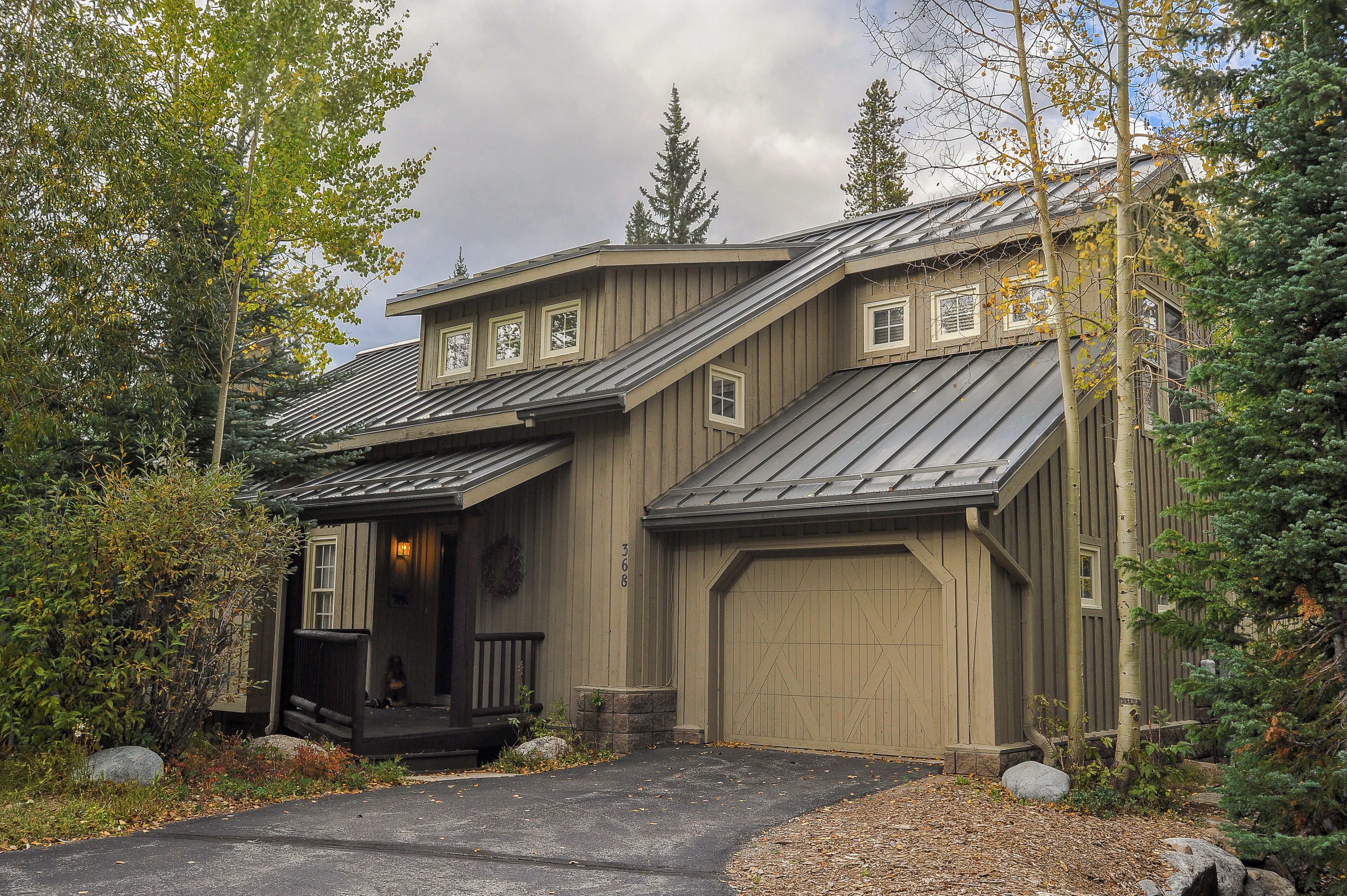 House (3 Bedrooms) | Exterior