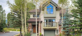 Highlander 324 Townhome with Private Hot Tub