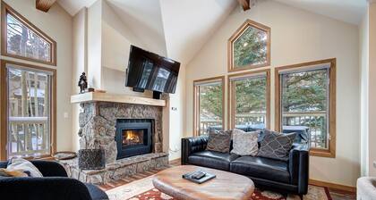 Highlander 324 Townhome with Private Hot Tub