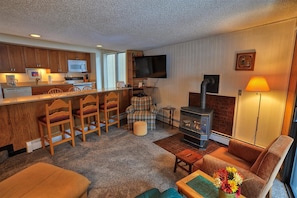 Basic Condo, 2 Bedrooms, Fireplace | Private kitchen | Fridge, microwave, oven, stovetop - Gold Camp II E87 Condo (Breckenridge)