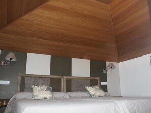 Desk, free cots/infant beds, rollaway beds, free WiFi - Hotel Villa María (Cabra)