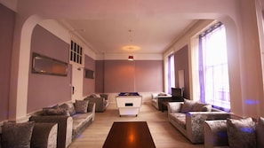 Apartment (Princes Street 1st Floor ) | Wohnbereich | Flachbildfernseher, iPod-Dockingstation