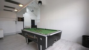 Loft (Princess Street Private) | Living room | Flat-screen TV, iPod dock - Edinburgh Princes Street Loft Apartment (Edinburgh)
