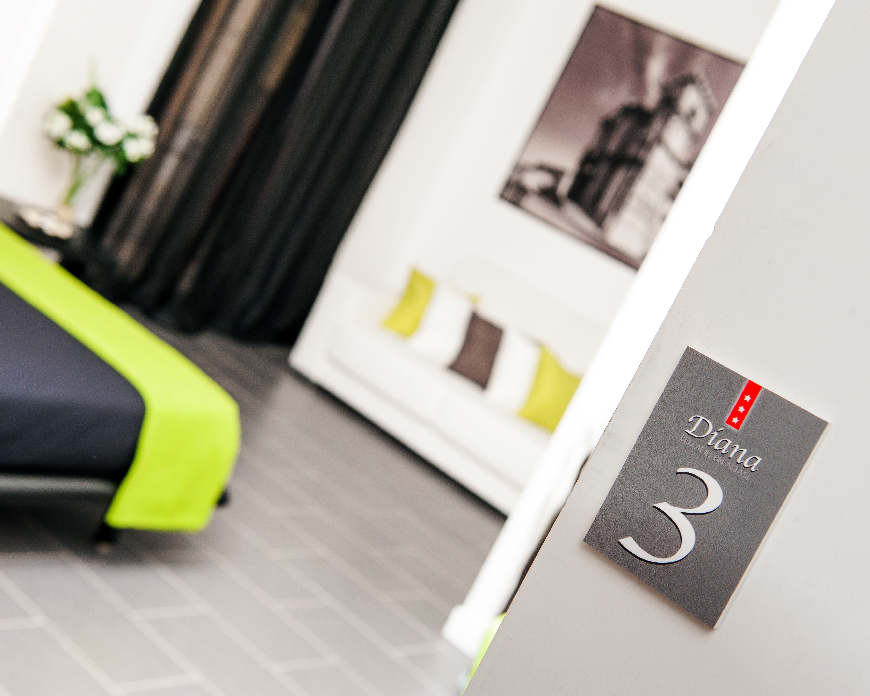 Quadruple Room | Desk, soundproofing, free WiFi, bed sheets