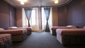Apartment (Party Palace 2) | Iron/ironing board, free WiFi, bed sheets