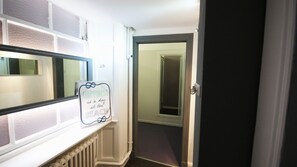 Appartement (Party Palace 2) | Een strijkplank/strijkijzer, gratis wifi, beddengoed