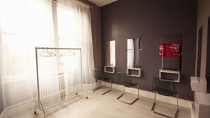 Appartement (Party Palace 2) | Een strijkplank/strijkijzer, gratis wifi, beddengoed