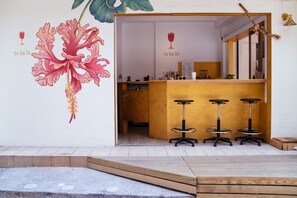 Exterior detail - Te en Té Tea &Floriage Hostel (Tainan)