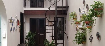 Charming historic Spanish colonial home in exclusive street