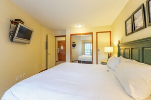 1 bedroom, iron/ironing board, free WiFi, bed sheets